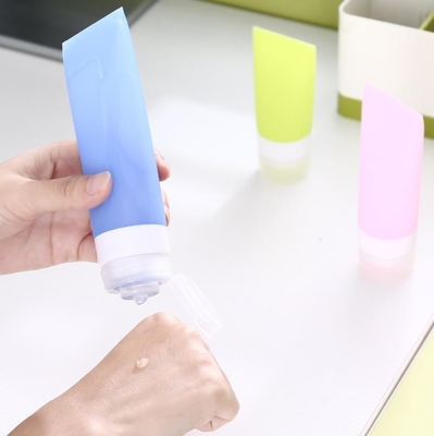 La bouteille rechargeable d'emballage de voyage de silicone de lotion, article de toilette de silicone met des biens en bouteille