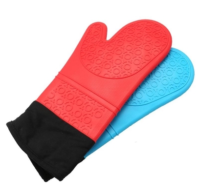 Paires professionnelles Lightweigtht de gants de cuisine de silicone de four à micro-ondes