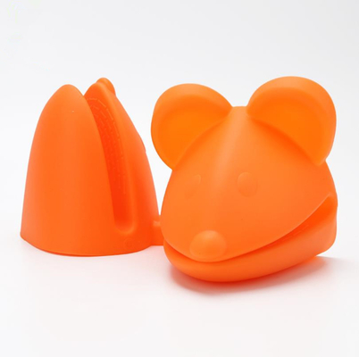 Accessoires décoratifs de cuisine de gants de four de silicone de cuisson de souris de bande dessinée