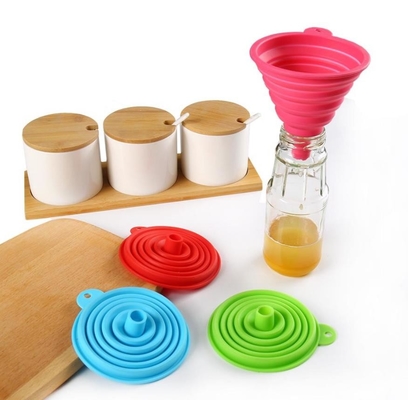 Outils pliables de grande taille de cuisine d'entonnoir de silicone de catégorie comestible de styles
