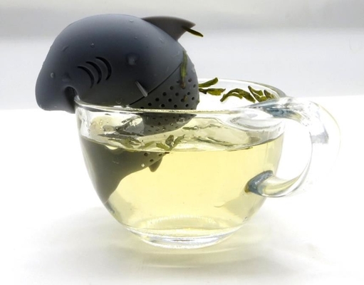 Le requin de style d'animal de mer a formé le thé Infuser de silicone de catégorie comestible