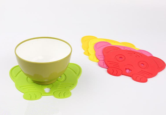 Les outils de cuisine de silicone de Placemat de cuvettes, le tapis de plat de silicone BPA libèrent