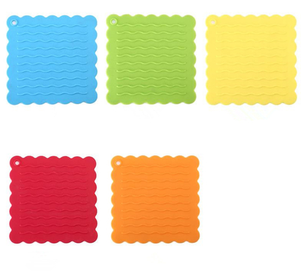 Les outils de cuisine de silicone de Placemat de gourmet ont gravé le modèle en refief de vague de l'eau