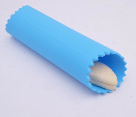 La cuisine colorée de silicone usine l'opération facile légère de Peeler d'ail