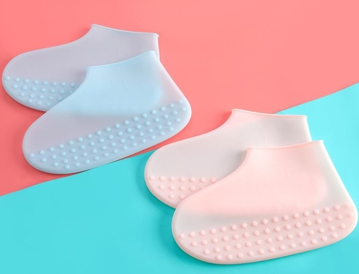 Protecteurs de chaussure de silicone de conception de mode pendant des jours pluvieux avec 3 tailles différentes