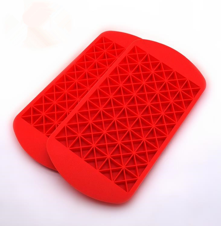 Le mini glaçon de silicone de triangle moule la couleur noire rouge de 160 cavités pour le congélateur